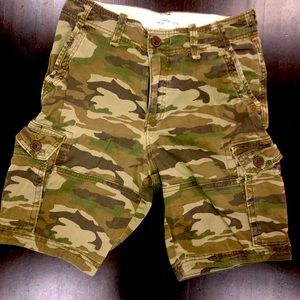 Boys Abercrombie kids green camo shorts 15/16